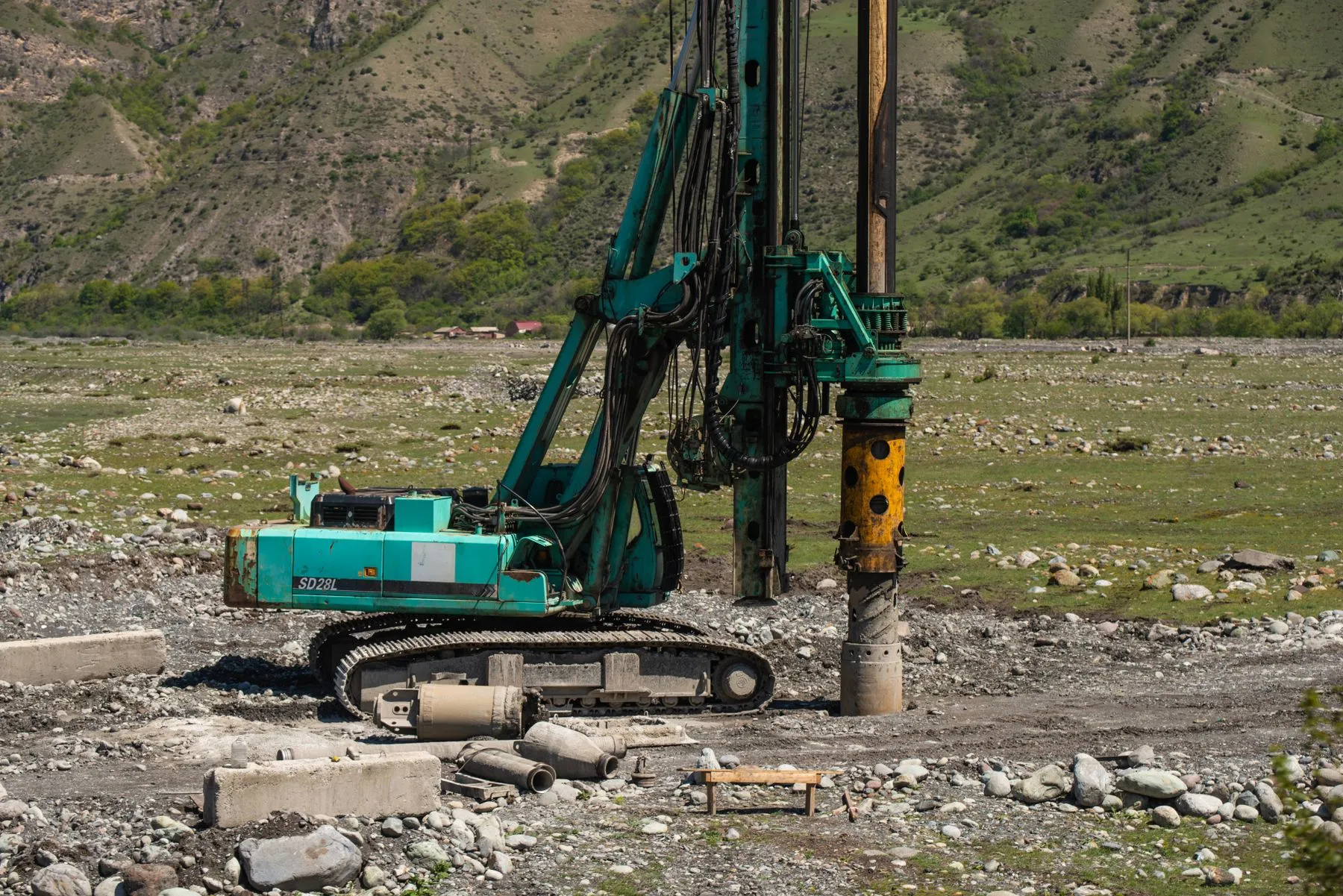 Perfuratriz da Purify Geodrill perfurando um poço artesiano